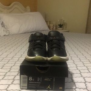 Toddler boys 8c retro Jordan’s.